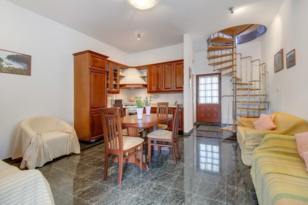 Apartments Franjo Mali Lošinj Pokoj fotografie